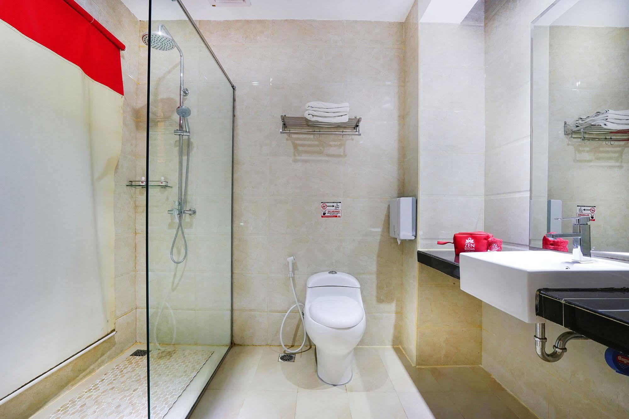 Zen Rooms Near Bcs Mall Penuin Batam Extérieur photo