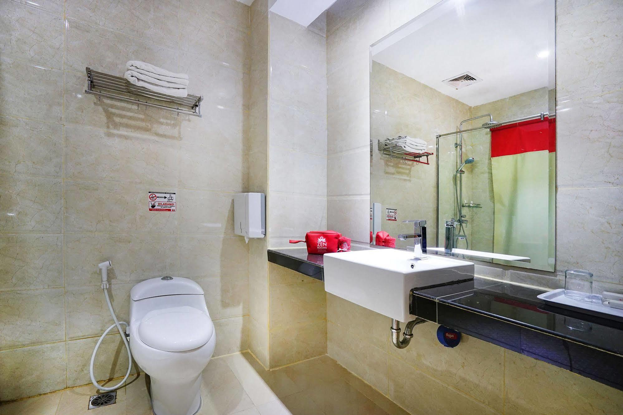 Zen Rooms Near Bcs Mall Penuin Batam Extérieur photo
