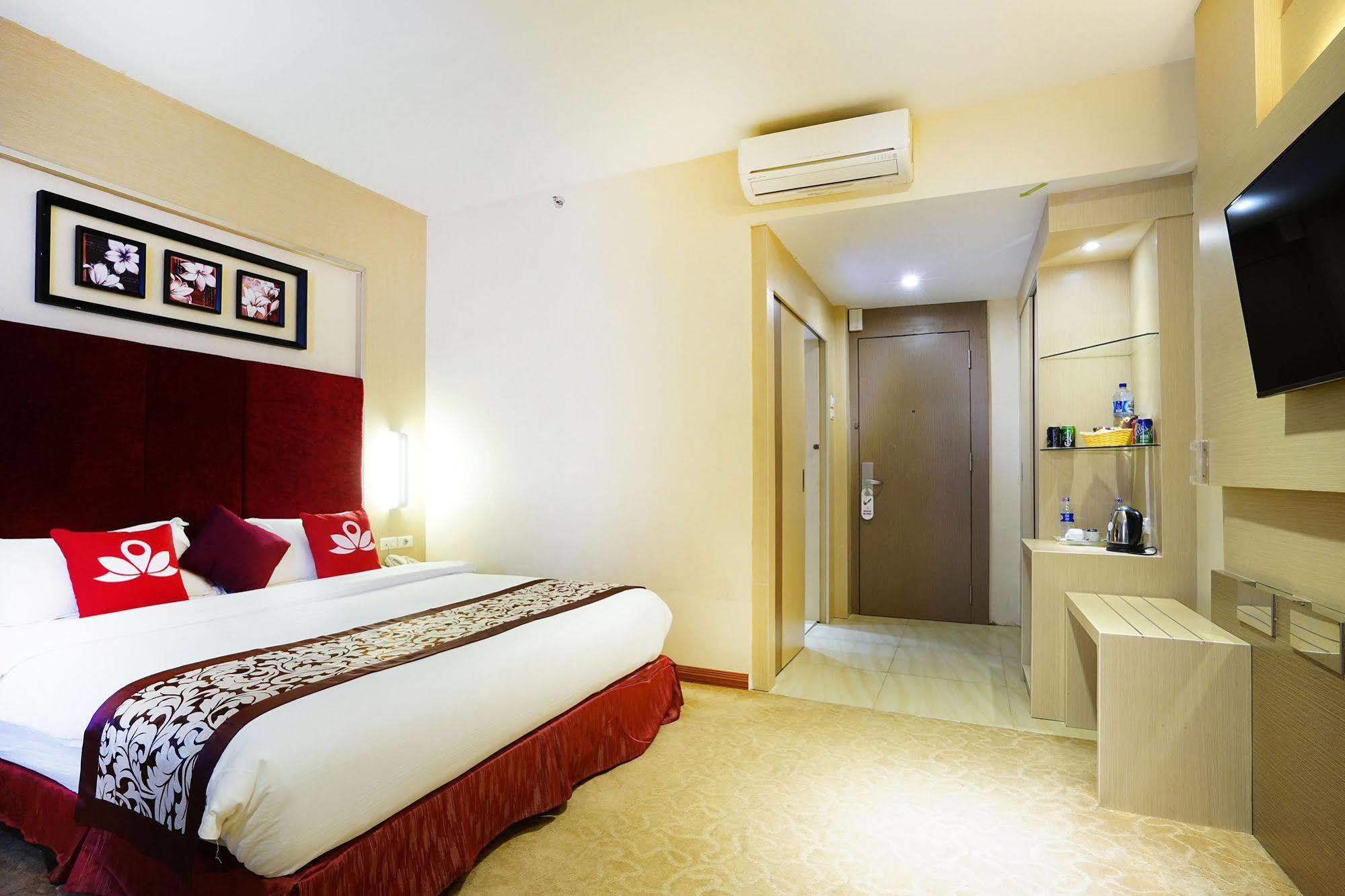 Zen Rooms Near Bcs Mall Penuin Batam Extérieur photo